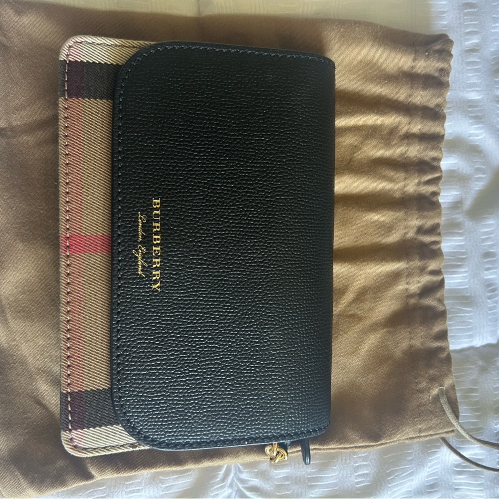 Burberry Black Leather and Vintage Check Zip Wallet